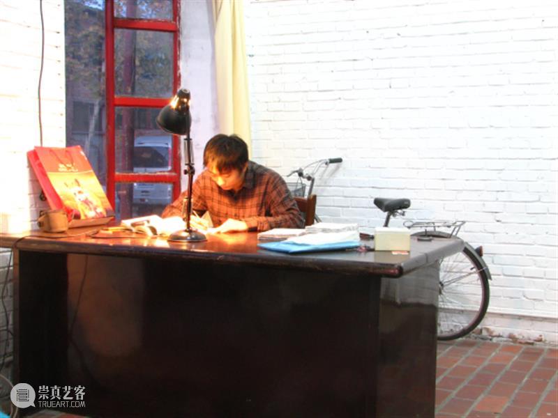 30周年 | 来自世界各地的艺术家一起交流、展览、座谈，太多有意思的活动 艺术家 世界 各地 活动 二维码 红门画廊 时间轴 Bosques 记忆 Vivian 崇真艺客