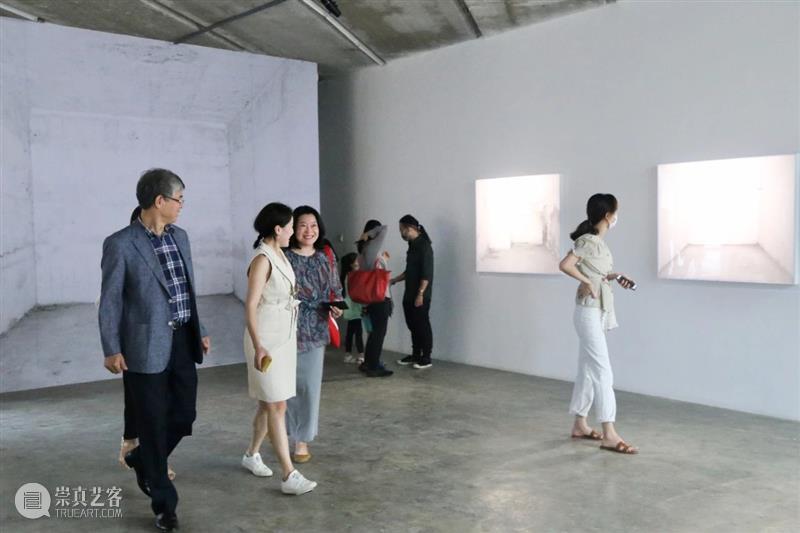 【开幕现场】徘徊久——走进具本昌的时空记忆 现场 具本昌 时空 记忆 天凉好个秋 北京 季节 三影堂 新展 具本昌摄影 崇真艺客
