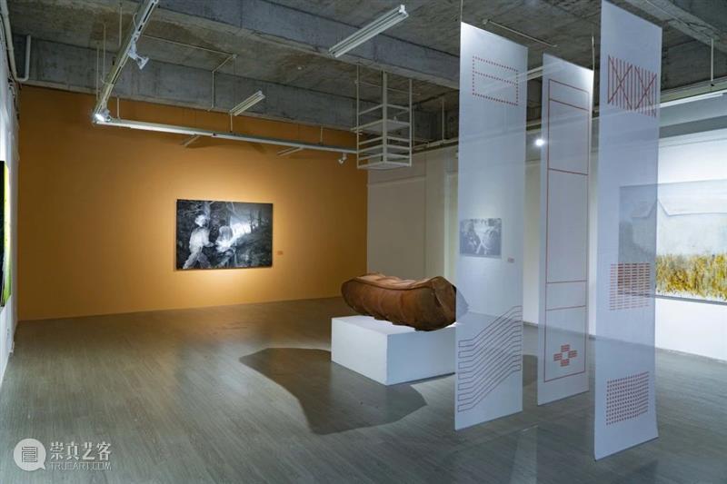 新展现场 | “内隐记忆”——第三届虎溪公社部分入驻艺术家作品展  四川美院美术馆 虎溪 公社 艺术家 作品展 内隐记忆 现场 部分 四川美术学院 特色 建筑群 崇真艺客