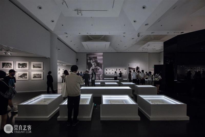 【云导览】第31期 | 策展人直播《栋梁——梁思成诞辰一百二十周年文献展》 策展人 栋梁 梁思成 诞辰 文献展 云导览 嘉宾 清华大学建筑学院 教师 时间 崇真艺客