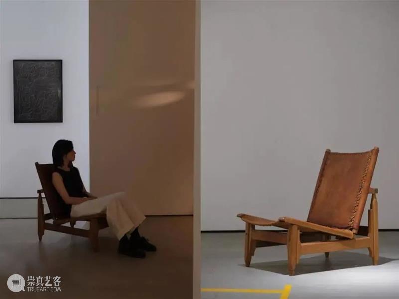 万一展览丨「请保持社交距离」 社交 距离 paintings展期Duration 门票 ticket 闲暇 时间 美术馆 画廊 墙上 崇真艺客