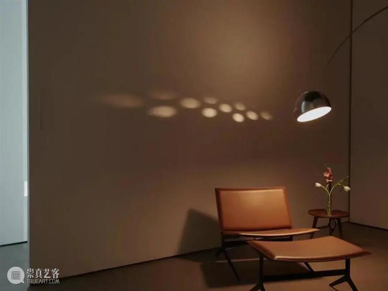 万一展览丨「请保持社交距离」 社交 距离 paintings展期Duration 门票 ticket 闲暇 时间 美术馆 画廊 墙上 崇真艺客