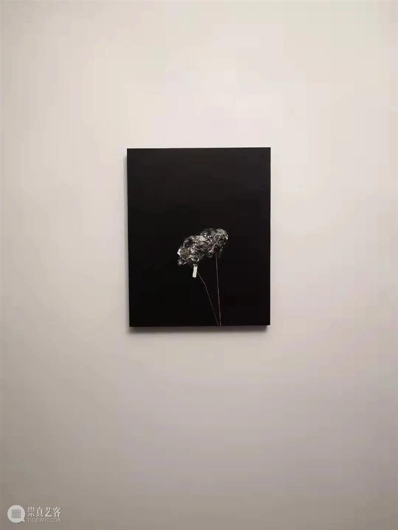 展览现场 | 「暗 火」Pale Fire ——王家增个展 现场 王家增 个展 Fire Fire王 Jiazeng 时间 熏依社画廊 地址 上海市 崇真艺客