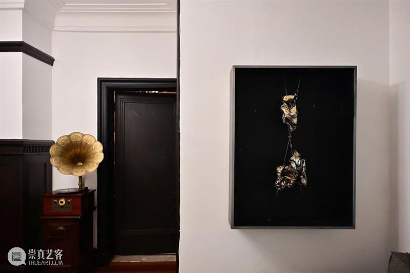 展览现场 | 「暗 火」Pale Fire ——王家增个展 现场 王家增 个展 Fire Fire王 Jiazeng 时间 熏依社画廊 地址 上海市 崇真艺客