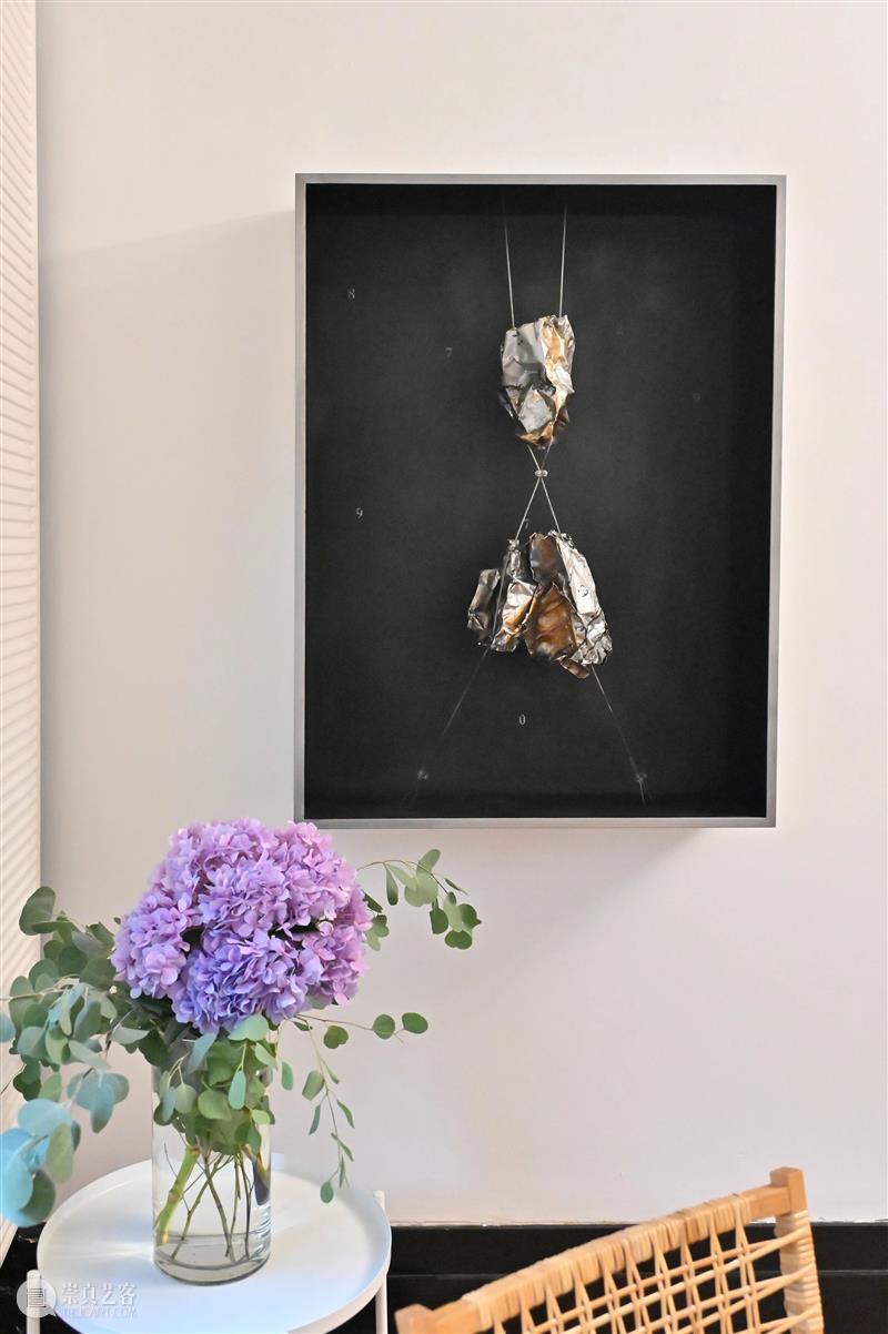 展览现场 | 「暗 火」Pale Fire ——王家增个展 现场 王家增 个展 Fire Fire王 Jiazeng 时间 熏依社画廊 地址 上海市 崇真艺客