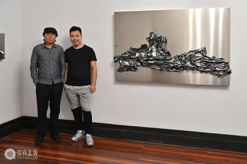 展览现场 | 「暗 火」Pale Fire ——王家增个展 现场 王家增 个展 Fire Fire王 Jiazeng 时间 熏依社画廊 地址 上海市 崇真艺客