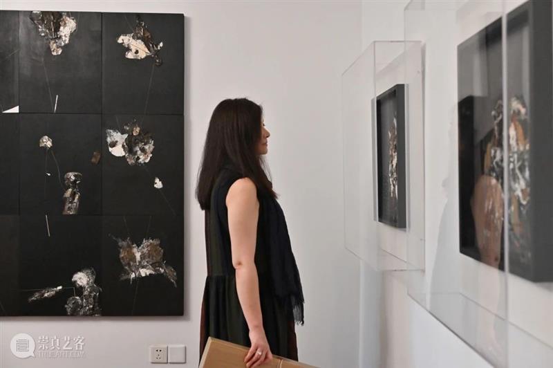 展览现场 | 「暗 火」Pale Fire ——王家增个展 现场 王家增 个展 Fire Fire王 Jiazeng 时间 熏依社画廊 地址 上海市 崇真艺客