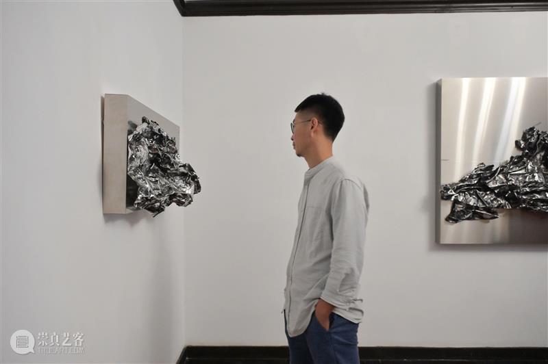 展览现场 | 「暗 火」Pale Fire ——王家增个展 现场 王家增 个展 Fire Fire王 Jiazeng 时间 熏依社画廊 地址 上海市 崇真艺客