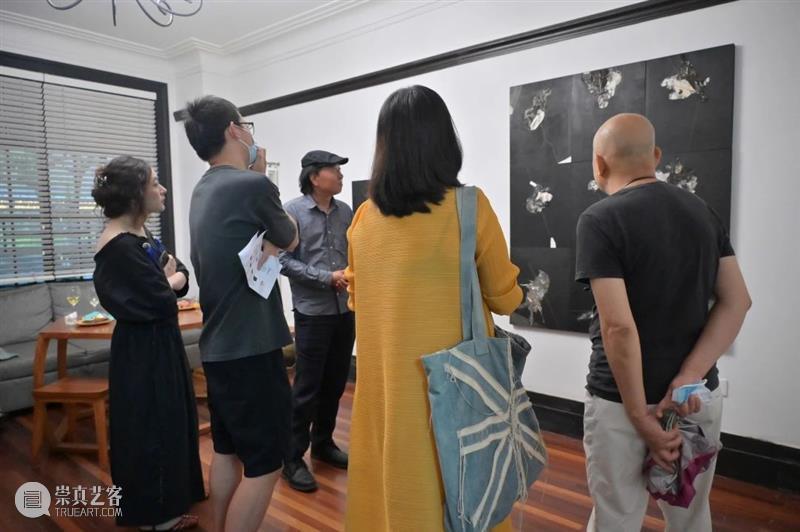 展览现场 | 「暗 火」Pale Fire ——王家增个展 现场 王家增 个展 Fire Fire王 Jiazeng 时间 熏依社画廊 地址 上海市 崇真艺客