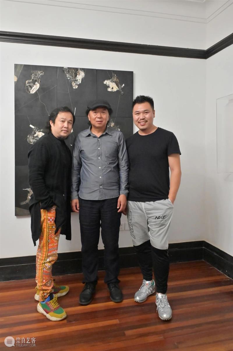 展览现场 | 「暗 火」Pale Fire ——王家增个展 现场 王家增 个展 Fire Fire王 Jiazeng 时间 熏依社画廊 地址 上海市 崇真艺客