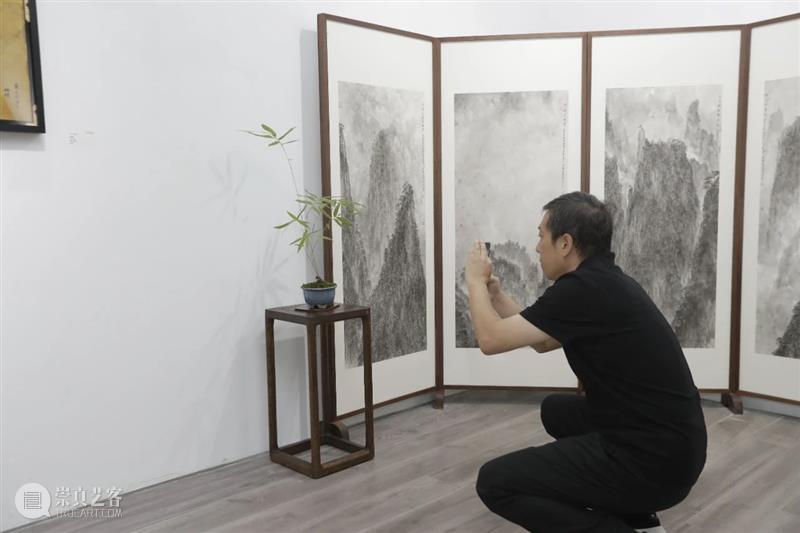 屏风几曲画生姿 • 特展 开幕回顾 | 芊荷 屏风 画生姿 芊荷 现场 上海 艺术 空间 城市 艺术家 创造力 崇真艺客