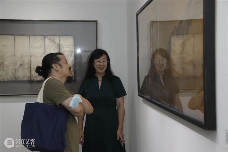 屏风几曲画生姿 • 特展 开幕回顾 | 芊荷 屏风 画生姿 芊荷 现场 上海 艺术 空间 城市 艺术家 创造力 崇真艺客