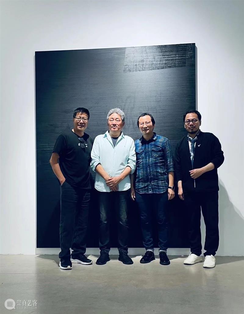 开幕回顾 | 黑白之光:柯济鹏新作展 黑白 柯济鹏 新作展 新作 艺术 画廊 夏可君 策展人 艺术家 系列 崇真艺客