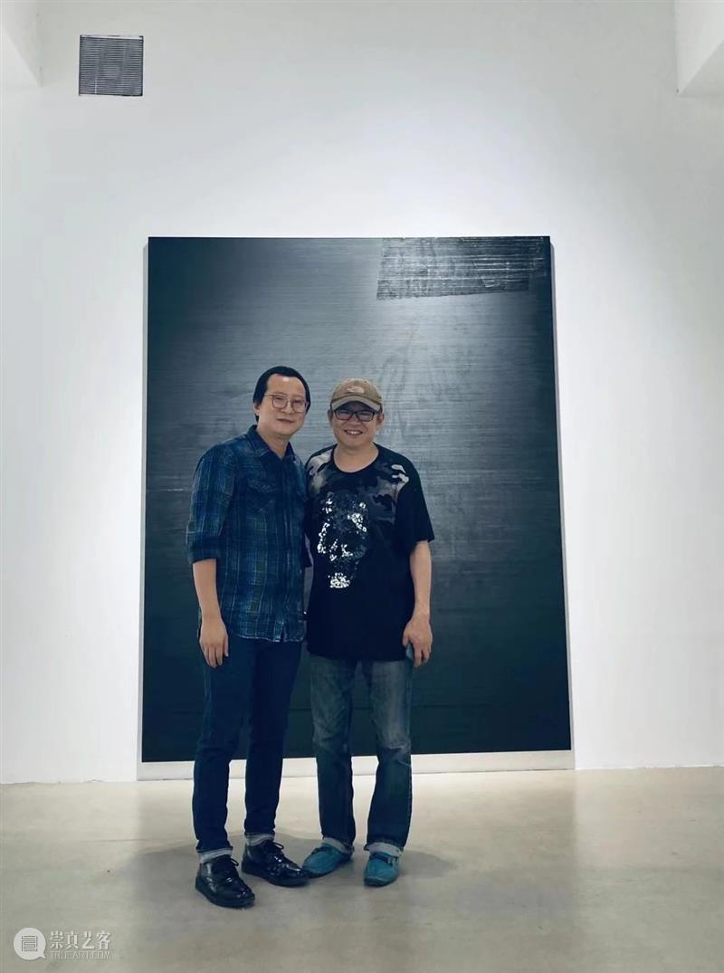 开幕回顾 | 黑白之光:柯济鹏新作展 黑白 柯济鹏 新作展 新作 艺术 画廊 夏可君 策展人 艺术家 系列 崇真艺客