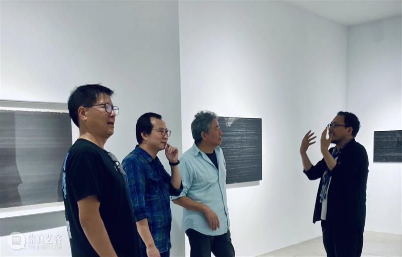 开幕回顾 | 黑白之光:柯济鹏新作展 黑白 柯济鹏 新作展 新作 艺术 画廊 夏可君 策展人 艺术家 系列 崇真艺客