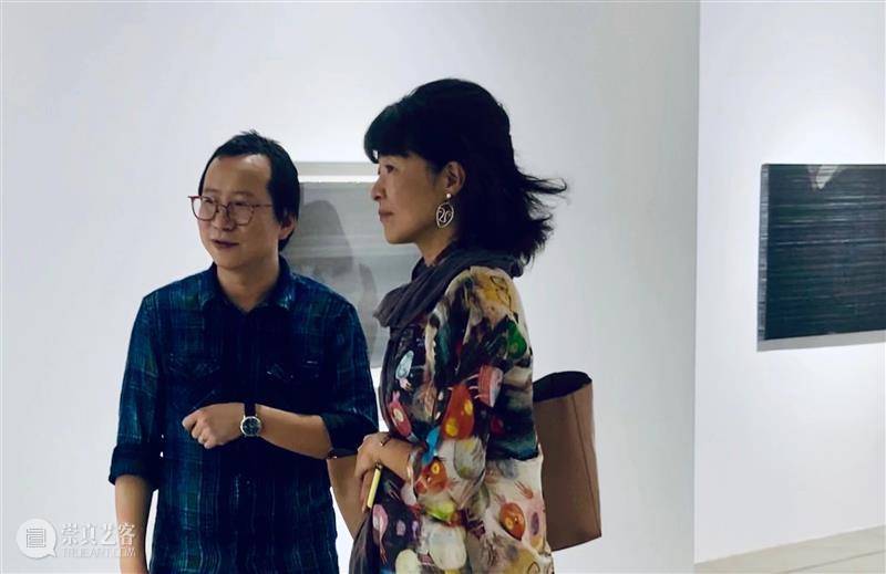 开幕回顾 | 黑白之光:柯济鹏新作展 黑白 柯济鹏 新作展 新作 艺术 画廊 夏可君 策展人 艺术家 系列 崇真艺客
