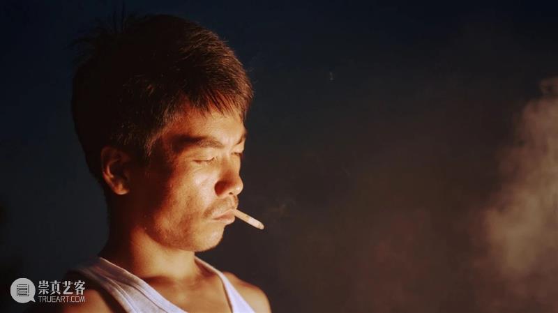 【新世纪】与时共制|蛊惑历史 ——论王拓的影像叙事 崇真艺客
