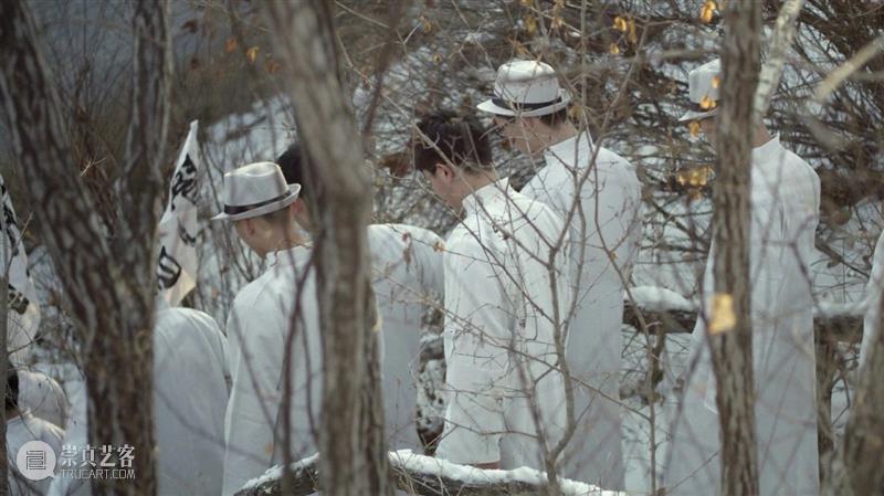 【新世纪】与时共制|蛊惑历史 ——论王拓的影像叙事 崇真艺客