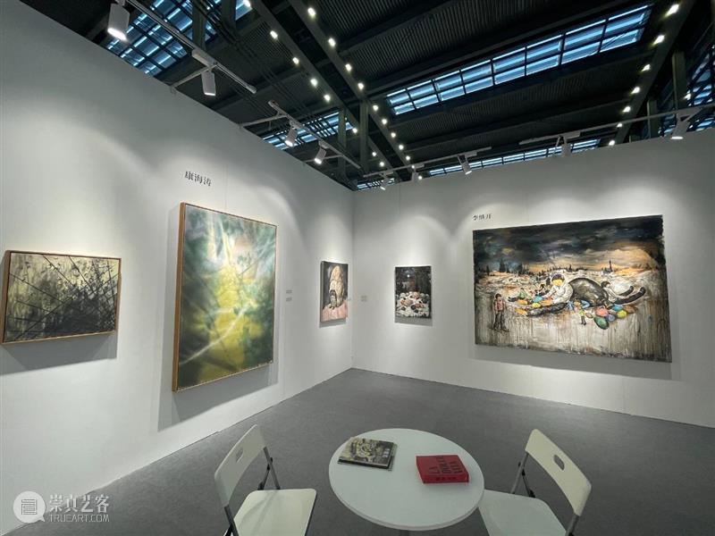 偏锋 现场 PIFO On View | 偏锋画廊在“2021艺术深圳当代艺术博览会”C06 艺术 深圳 博览会 偏锋 画廊 现场 View 艺术家 恩里科 巴赫 崇真艺客