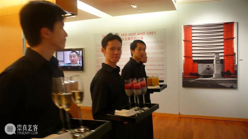 30周年 | 周军 - 在红门画廊的推荐下，我在世界各地举办多次个展 红门画廊 周军 个展 世界 各地 二维码 时间轴 Jun 记忆 中国 崇真艺客