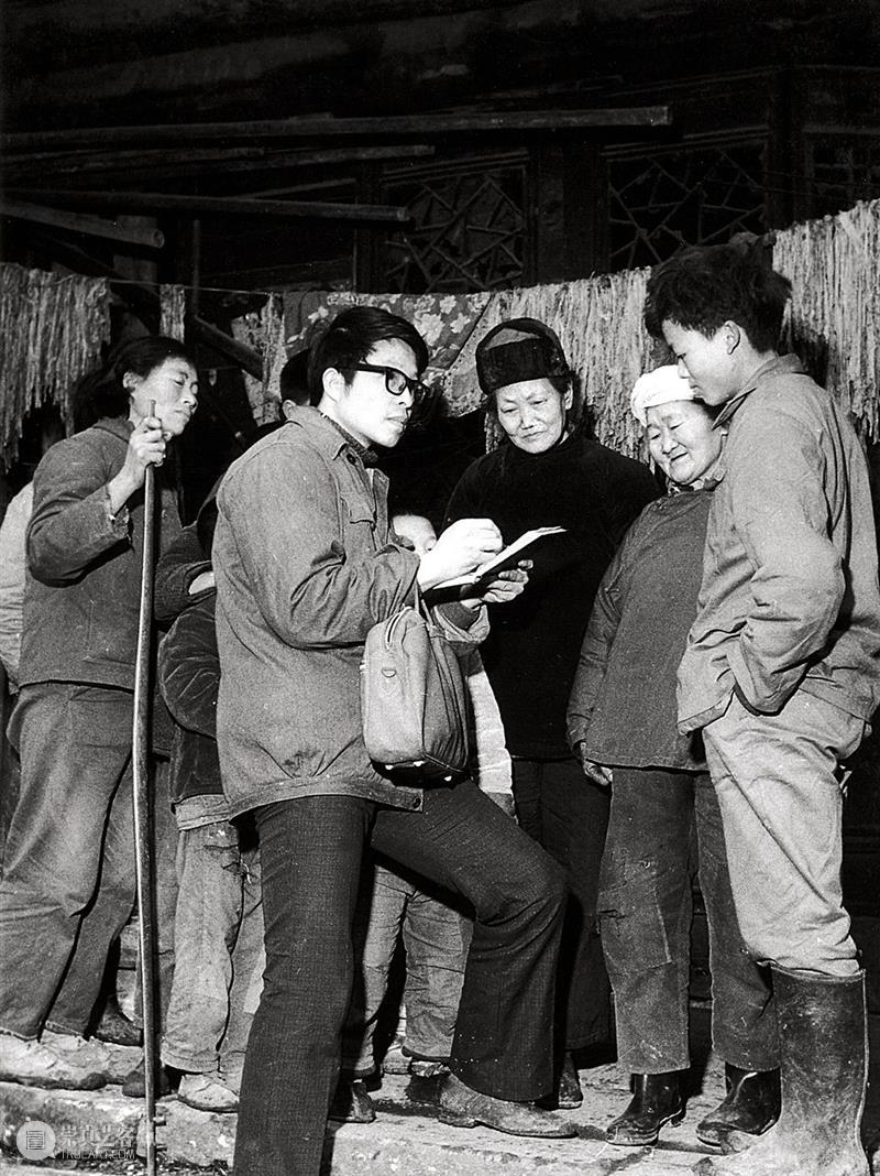 北京保利拍卖丨《父亲》姊妹篇：时代丰碑之作罗中立《春蚕》震撼亮相深圳 罗中立 春蚕 北京保利拍卖 深圳 父亲 姊妹篇 时代 丰碑 母亲 感情 崇真艺客