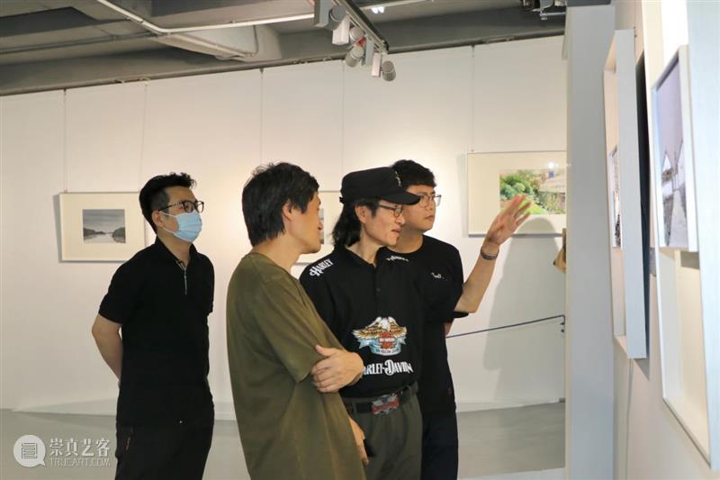 时代湾区·多彩罗湖——美术家采风写生作品展在罗湖美术馆展出 罗湖 美术馆 时代 湾区 美术家 作品展 深圳市罗湖区文学艺术界联合会 深圳市罗湖区美术家协会 罗湖美术馆 展厅 崇真艺客