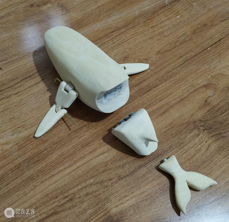 造型丨向木而生，玩偶外表之下背负的情绪故事与人生感悟 外表 情绪 故事 人生 木而生 玩偶 造型 上方 中国舞台美术学会 右上 崇真艺客