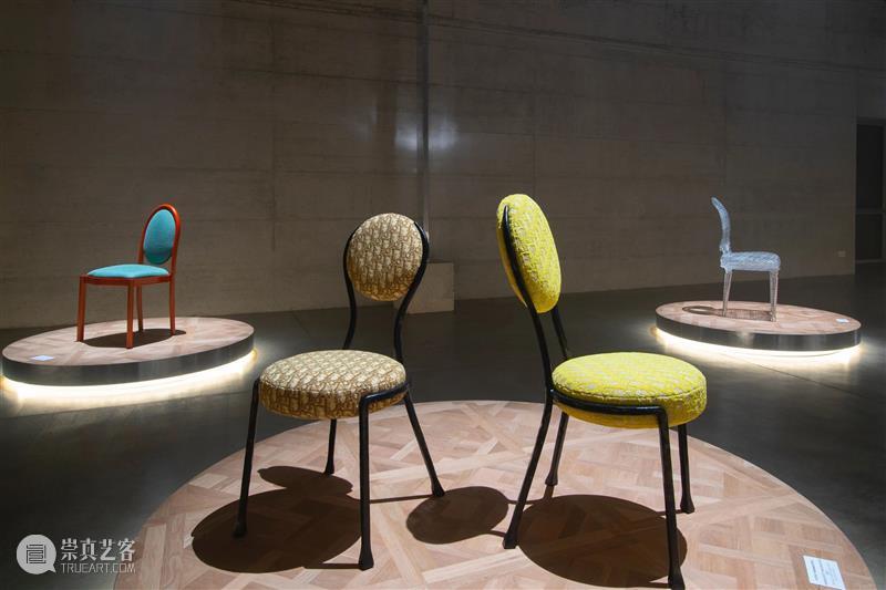 展览现场 | THE DIOR MEDALLION CHAIR 现场 米兰 Dior 全球 艺术家 设计师 法国 时装 品牌 以来 崇真艺客