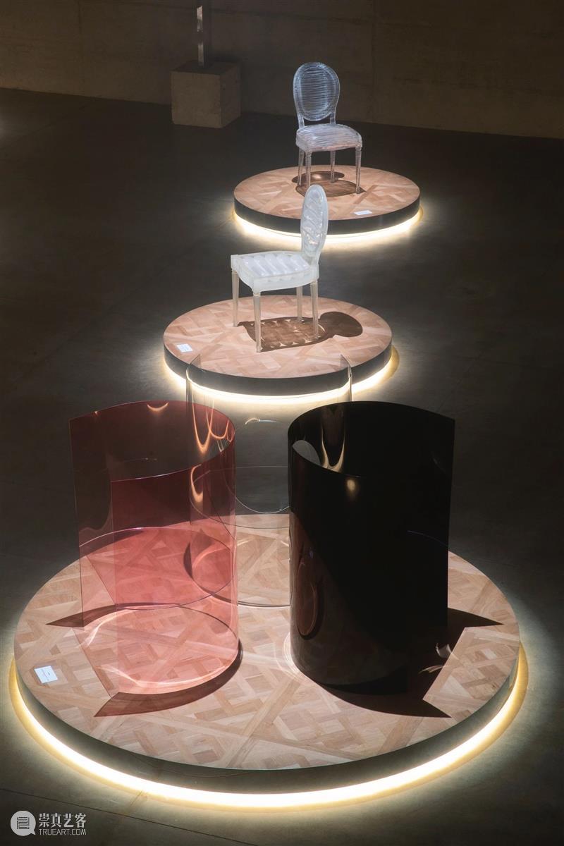 展览现场 | THE DIOR MEDALLION CHAIR 现场 米兰 Dior 全球 艺术家 设计师 法国 时装 品牌 以来 崇真艺客