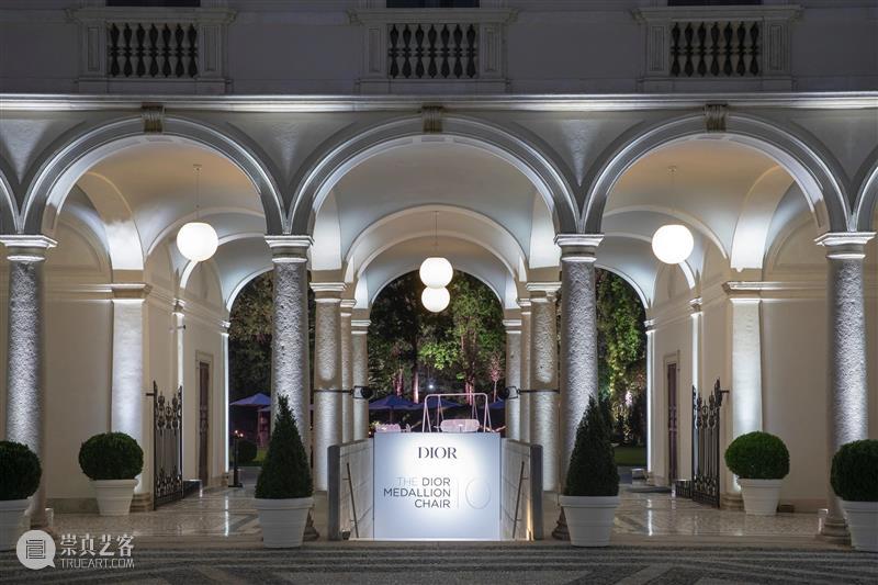 展览现场 | THE DIOR MEDALLION CHAIR 现场 米兰 Dior 全球 艺术家 设计师 法国 时装 品牌 以来 崇真艺客