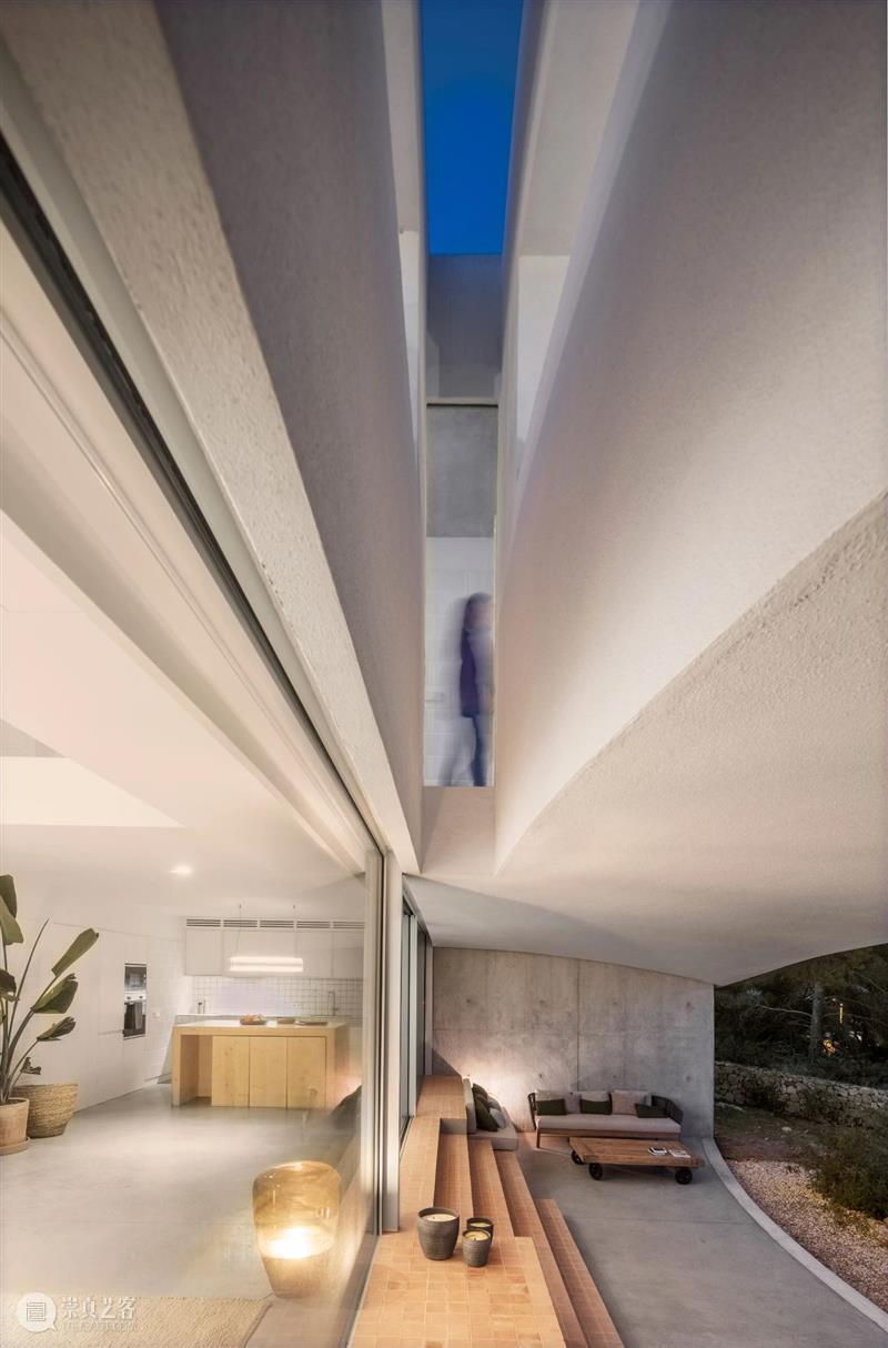 建筑丨Nomo/极简白的极致之美 建筑 丨Nomo 极简 极致 Studio Alicia Casals JohanNyqvist 巴塞罗那 斯德哥尔摩建筑事务所 崇真艺客