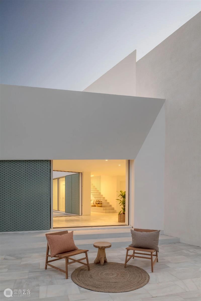 建筑丨Nomo/极简白的极致之美 建筑 丨Nomo 极简 极致 Studio Alicia Casals JohanNyqvist 巴塞罗那 斯德哥尔摩建筑事务所 崇真艺客