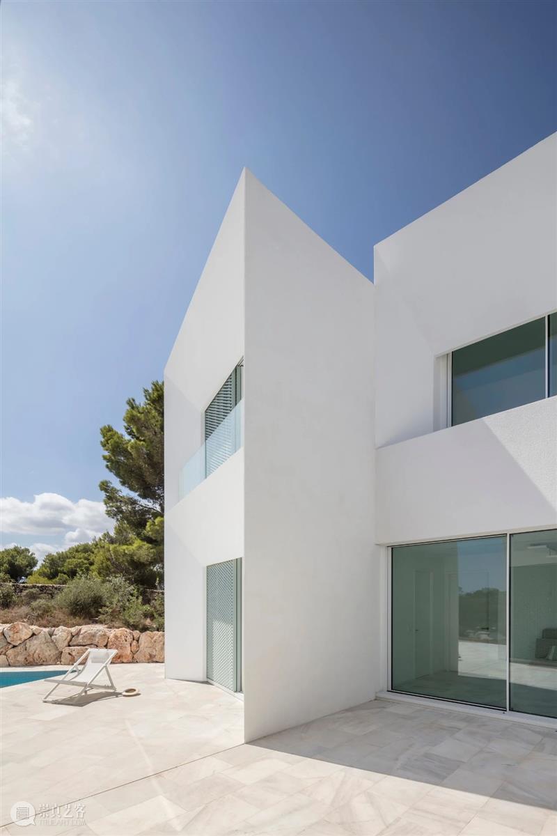 建筑丨Nomo/极简白的极致之美 建筑 丨Nomo 极简 极致 Studio Alicia Casals JohanNyqvist 巴塞罗那 斯德哥尔摩建筑事务所 崇真艺客