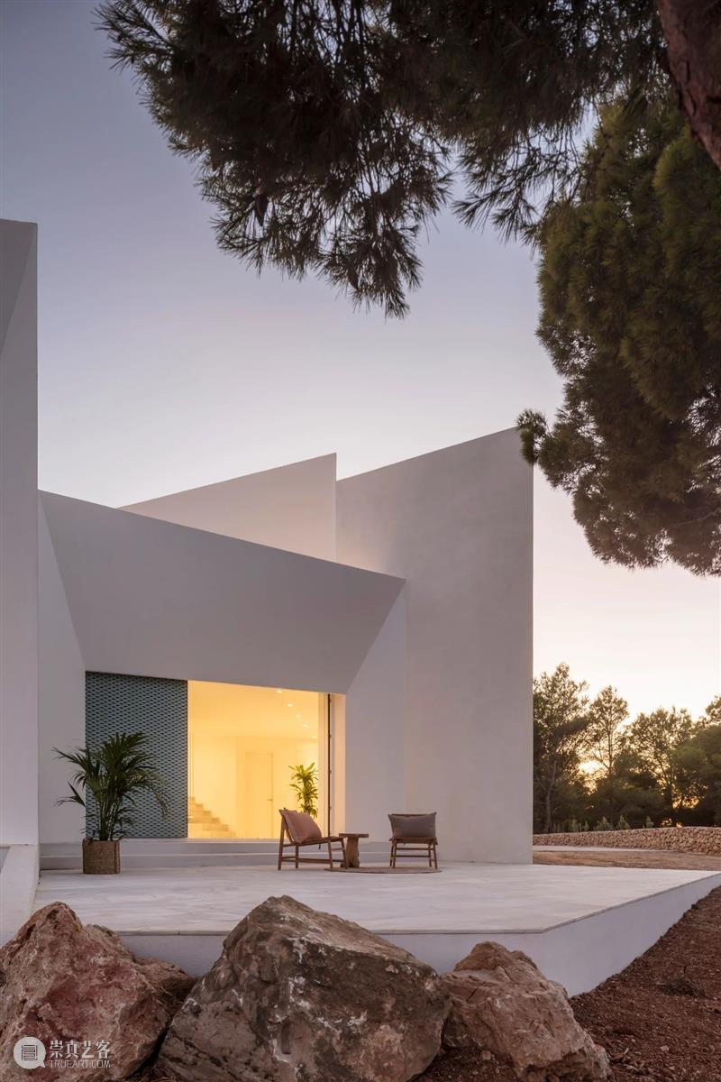 建筑丨Nomo/极简白的极致之美 建筑 丨Nomo 极简 极致 Studio Alicia Casals JohanNyqvist 巴塞罗那 斯德哥尔摩建筑事务所 崇真艺客