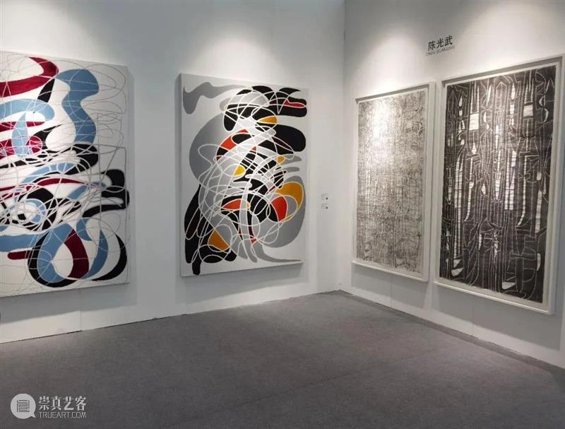 艾米李画廊·艺术深圳 | 展览现场   展位C18 艾米 李画廊 展位 现场 艺术 深圳 Day 公众 002021年 地点 崇真艺客