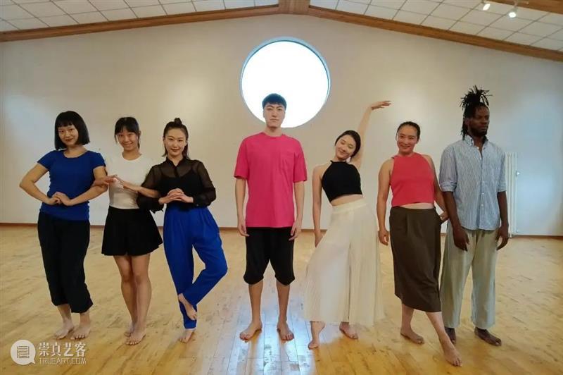 深度观察 | 该怎么用肢体来传达表情 表情 肢体 深度观察 前滩 青年 创艺 计划 文化 演艺 中心 崇真艺客