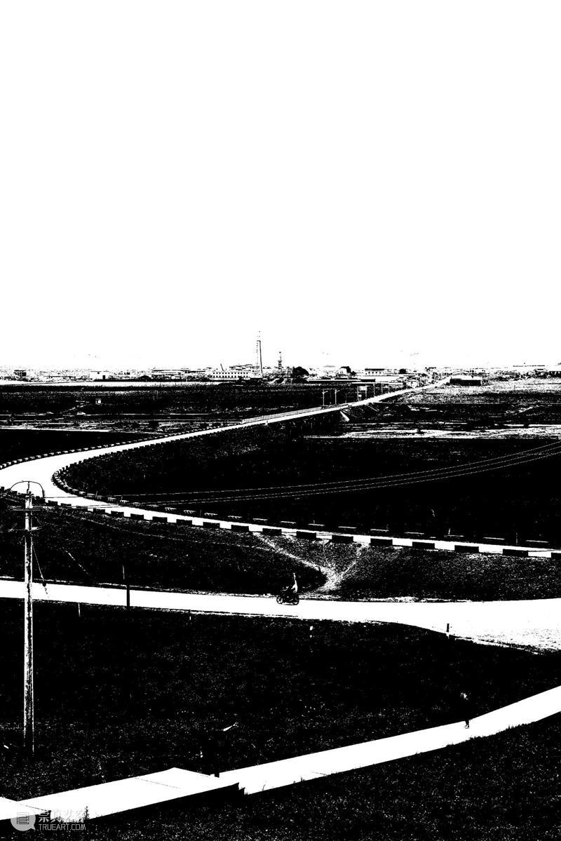 【展讯】洄声 ：2021年（第二届）三影堂学员作品展 三影堂 学员 作品展 洄声 展讯 down洄声 展期 地点 三影堂摄影艺术中心 北京市朝阳区 崇真艺客
