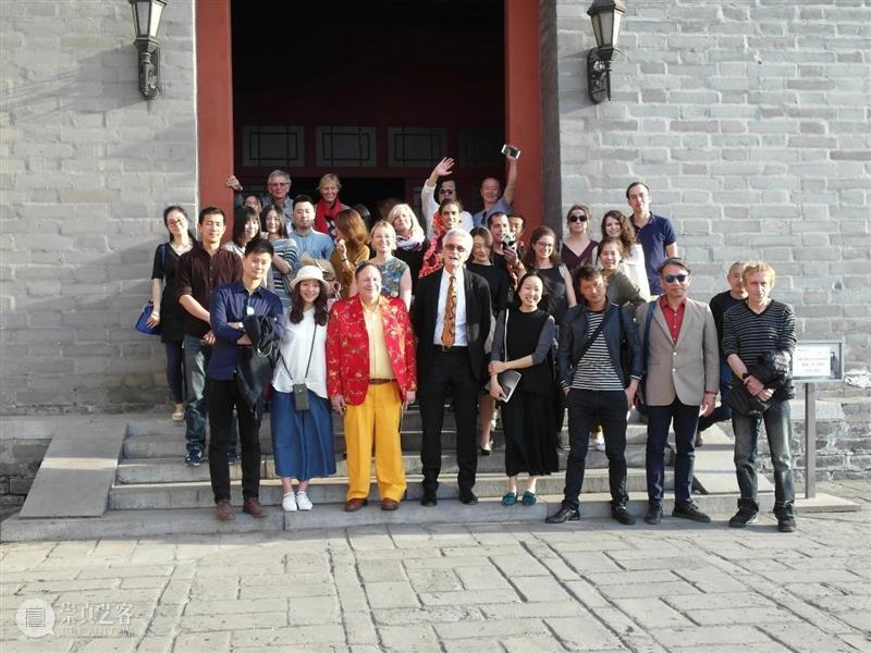 30周年 | Reg Newitt - It was in 1995 that I first went to China Reg Newitt was 二维码 红门画廊 时间轴 记忆 experiences Dyer for 崇真艺客