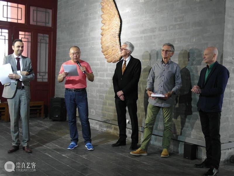 30周年 | Reg Newitt - It was in 1995 that I first went to China Reg Newitt was 二维码 红门画廊 时间轴 记忆 experiences Dyer for 崇真艺客