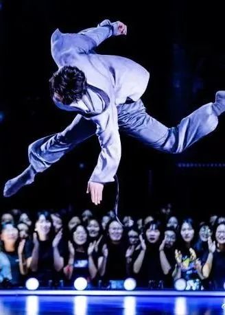 早鸟倒计时|人气爆棚的“大满贯获得者”、中国新生代“舞蹈黑马”,师生同台只为重现经典! 师生 经典 人气 中国 舞蹈 大满贯 获得者 新生代 黑马 早鸟 崇真艺客