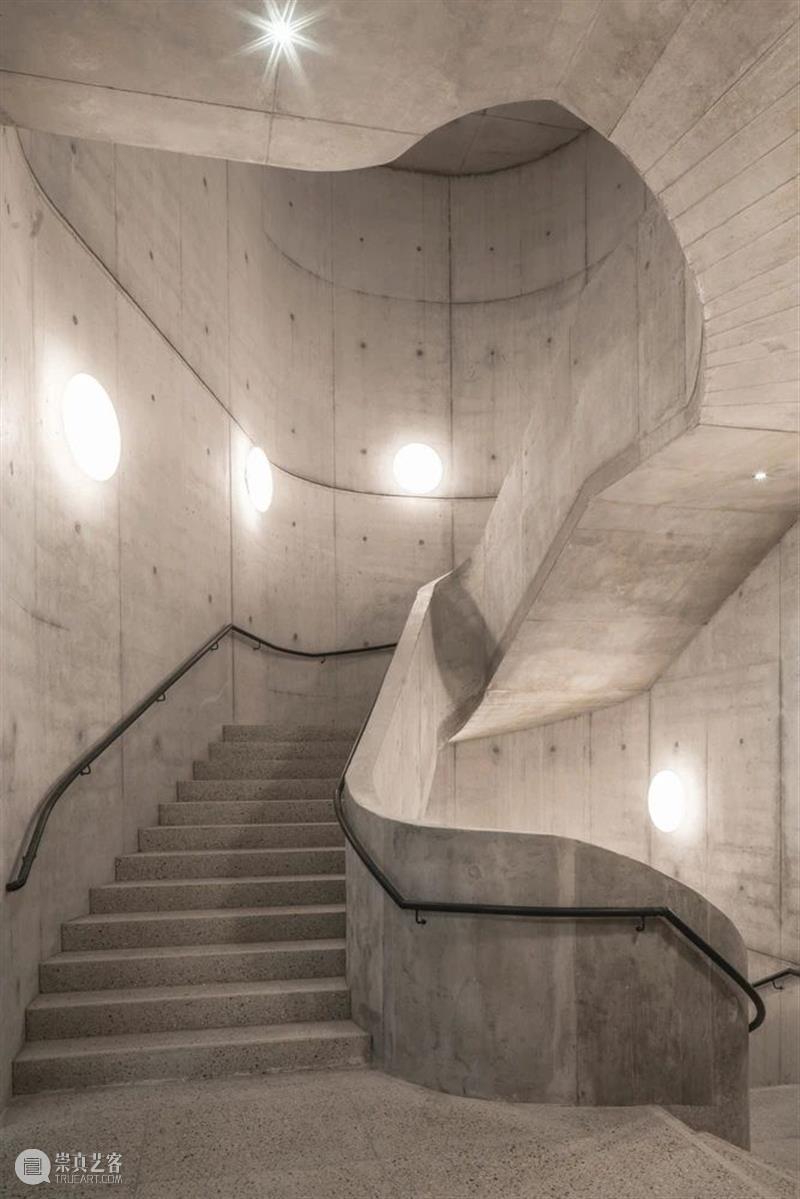 古典比例尺度，倍耐力学习中心 / Onsite Studio 中心 比例 尺度 倍耐力 Hélène Binet Romano 企业 大楼 米兰北部 崇真艺客