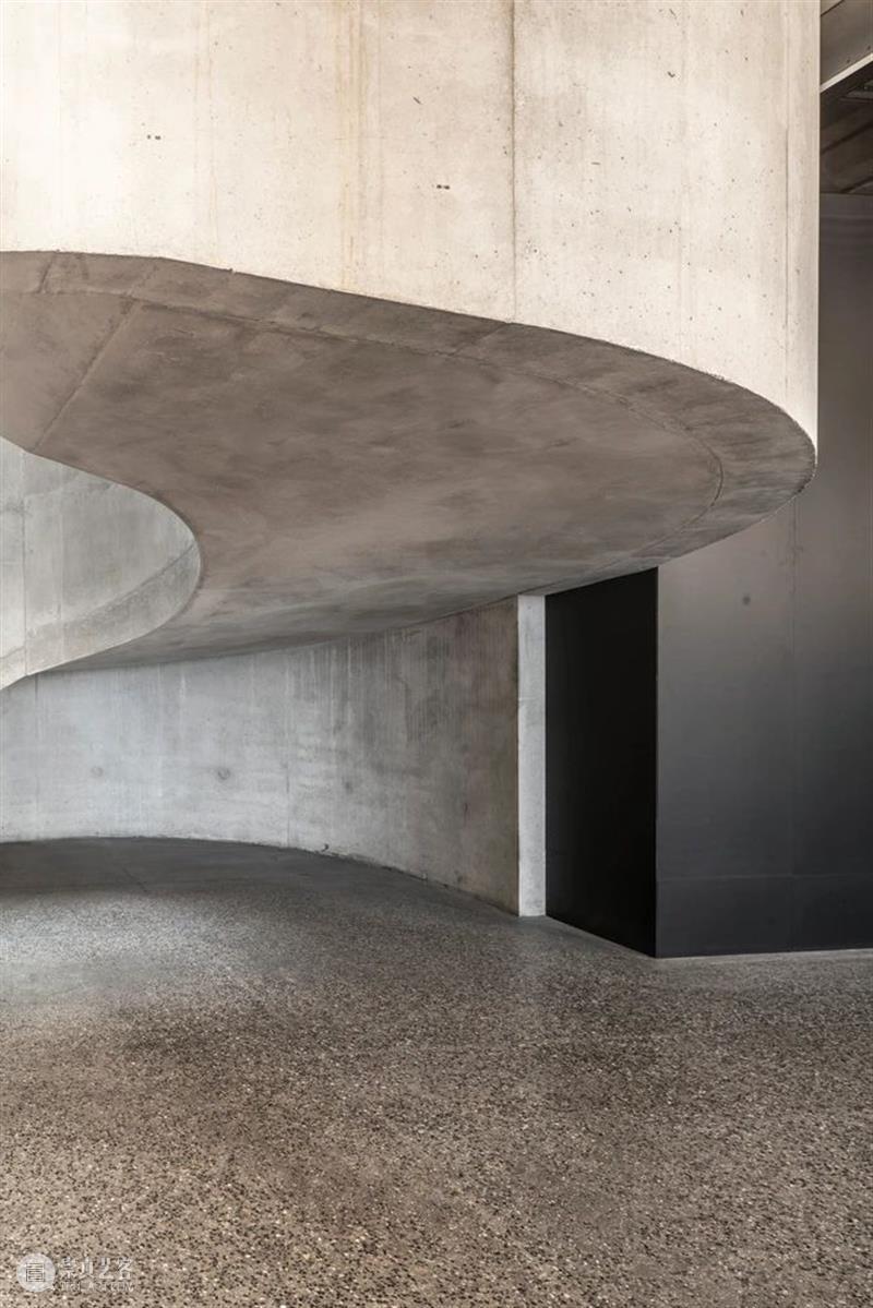 古典比例尺度，倍耐力学习中心 / Onsite Studio 中心 比例 尺度 倍耐力 Hélène Binet Romano 企业 大楼 米兰北部 崇真艺客