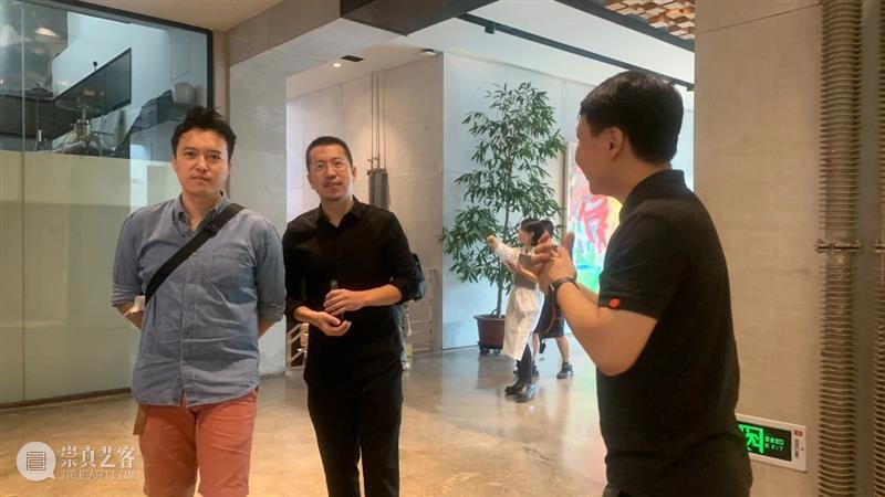 迹——陈亮跨界作品展 陈亮 作品展 时间 艺术家 戚琦 地点 北京 朝阳区 酒仙桥路 广场 崇真艺客