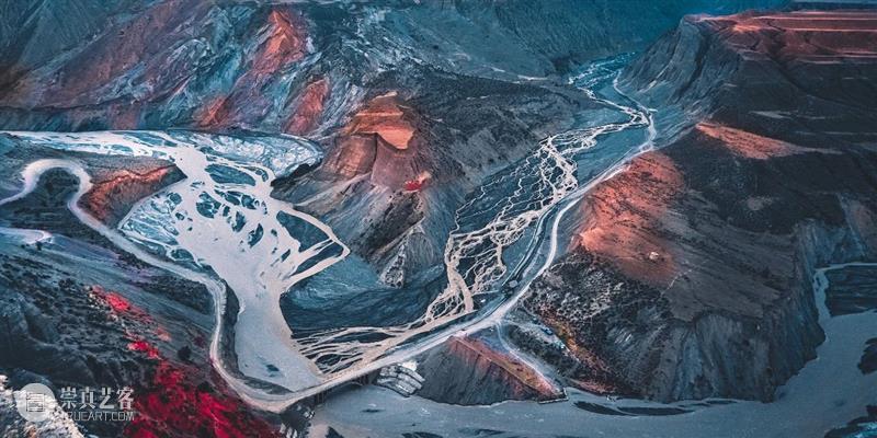 新疆最水灵的地方，为什么是伊犁？ 新疆 伊犁 地方 阔克苏大峡谷 鳄鱼湾 风物君语 骏马 秋风 大家庭 家中 崇真艺客
