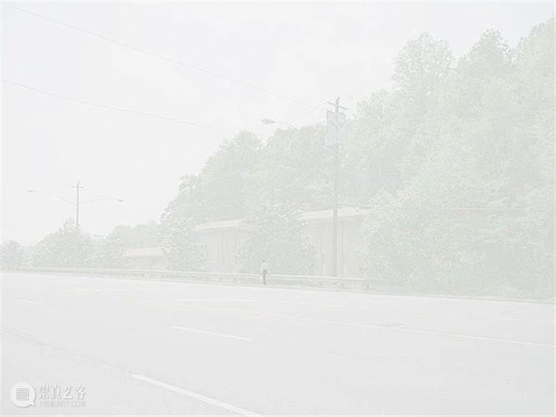 同行/照片无处不在，无处不在照片中 | Paul Graham 视频资讯 同行 Graham 照片 同行 英国 摄影师 生活 工作 纽约 彩色 社会 崇真艺客