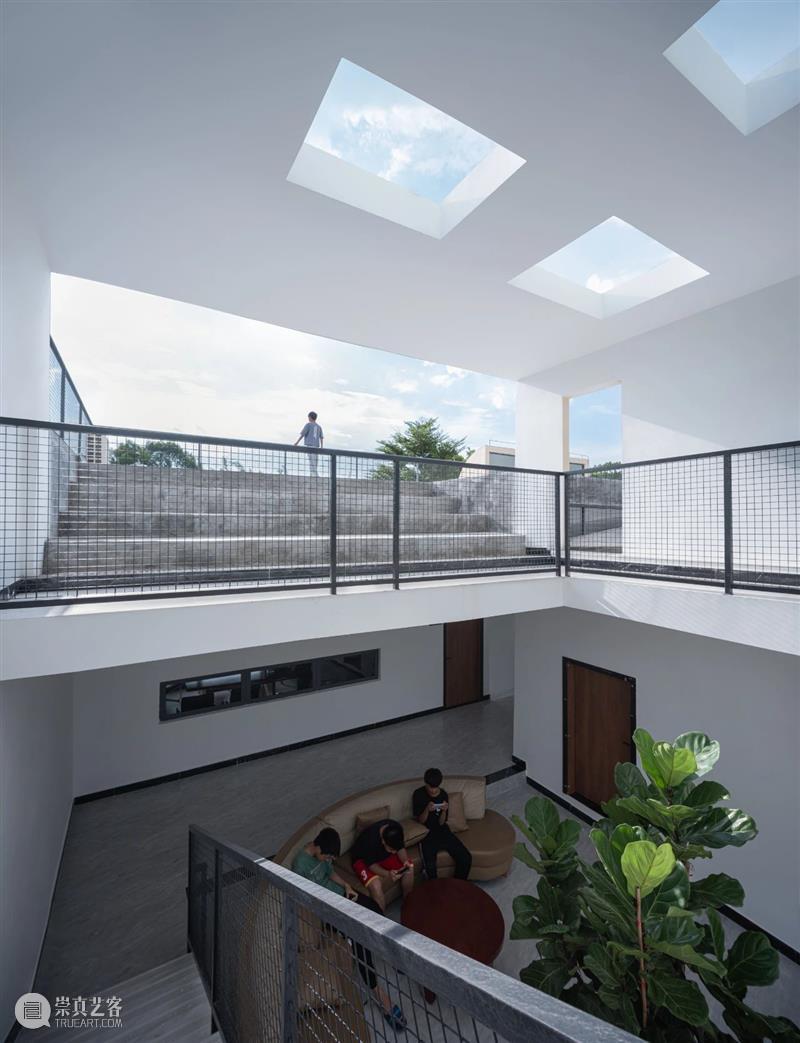 河源回龙村党群服务中心 / 深圳大学建筑设计研究院·元本体工作室 回龙村 党群 中心 元本体 河源 深圳大学建筑设计研究院 工作室 内外 活动 平台 崇真艺客