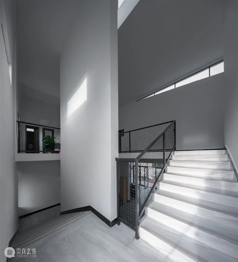 河源回龙村党群服务中心 / 深圳大学建筑设计研究院·元本体工作室 回龙村 党群 中心 元本体 河源 深圳大学建筑设计研究院 工作室 内外 活动 平台 崇真艺客