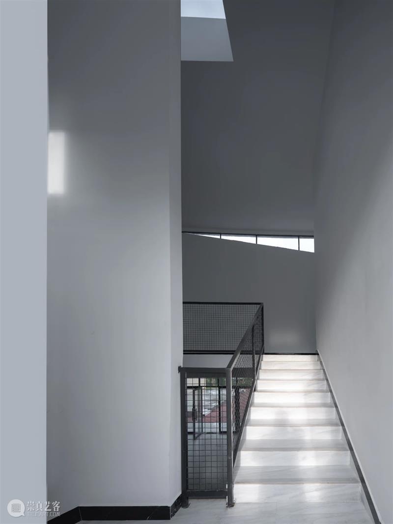 河源回龙村党群服务中心 / 深圳大学建筑设计研究院·元本体工作室 回龙村 党群 中心 元本体 河源 深圳大学建筑设计研究院 工作室 内外 活动 平台 崇真艺客