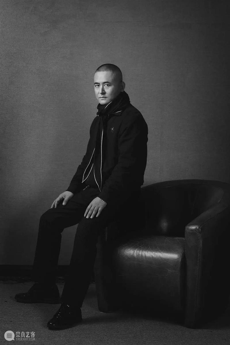 高古轩艺术家｜曾梵志受 Louis Vuitton委托设计全新Capucines手袋 视频资讯 Gagosian 高古轩 艺术家 曾梵志 Capucines 手袋 Vuitton LouisVuitton 近期 路易威登 Artycapucines 崇真艺客