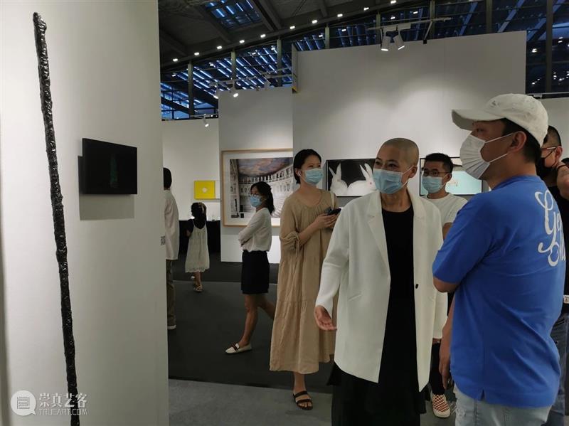 2021艺术深圳 稳步升级 圆满落幕 艺术 深圳 金秋 城市 果实 博览会 深圳会展中心6号 帷幕 全国各地 藏家 崇真艺客
